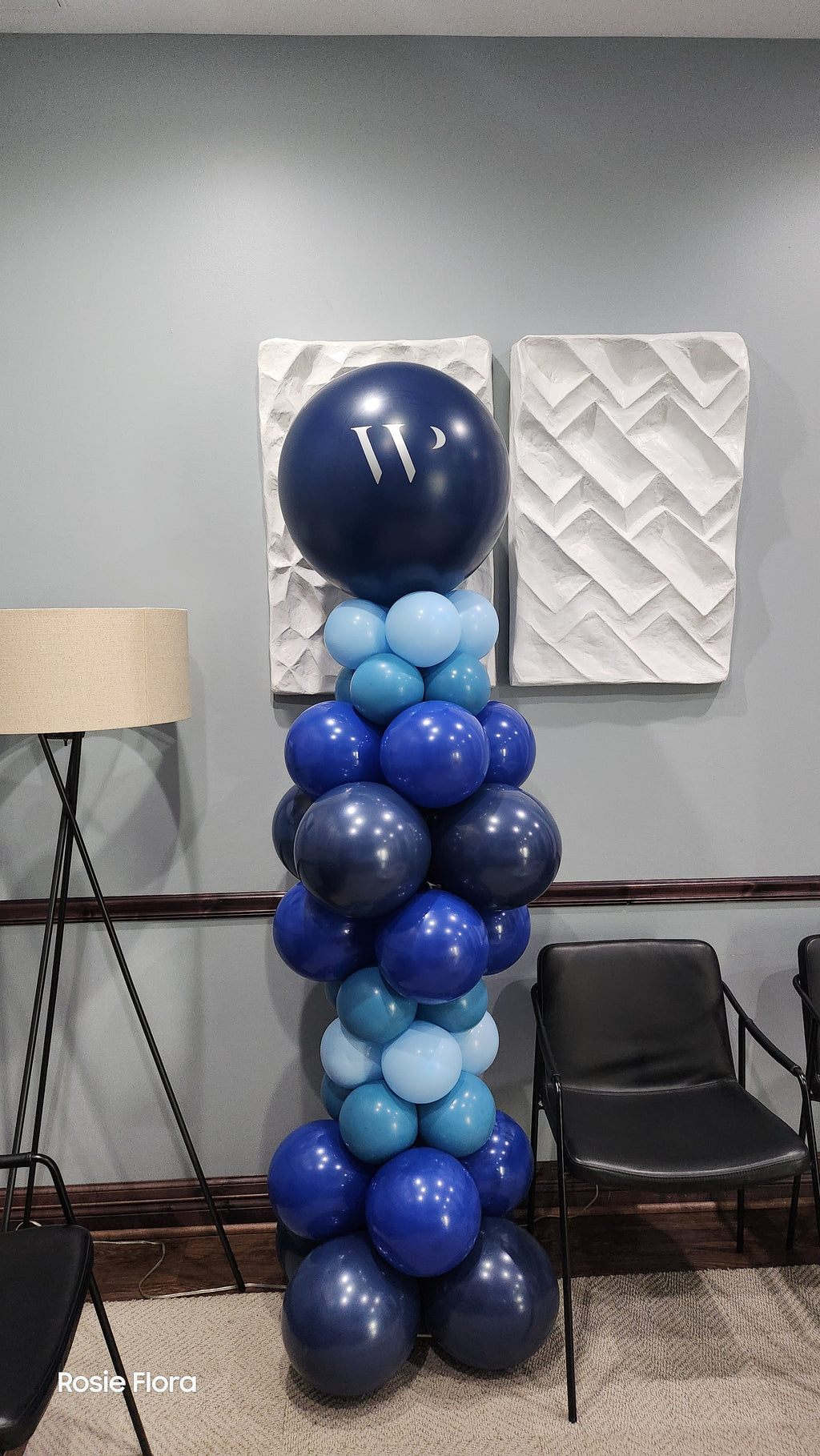 7 ft balloon column